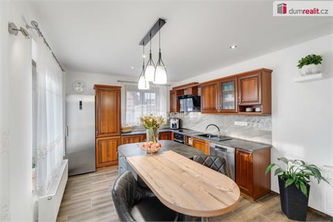 Prodej rodinného domu, 916 m² - 10