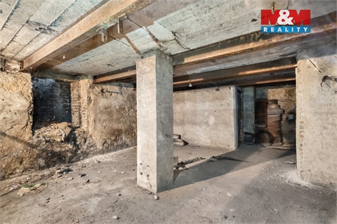 Prodej stavebního pozemku, 2 276 m² 18