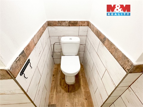 Prodej rodinného domu, 2 275 m² - 14