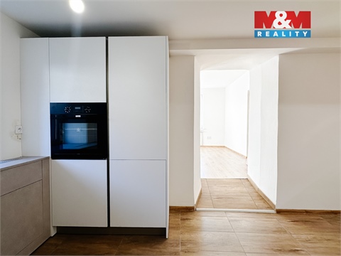 Prodej rodinného domu, 2 275 m² 22