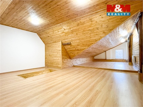 Prodej rodinného domu, 2 275 m² - 10