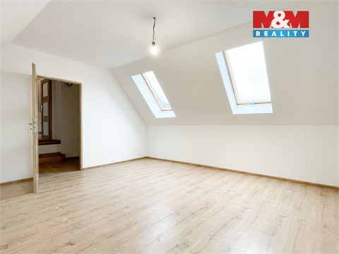 Prodej rodinného domu, 2 275 m² - 16