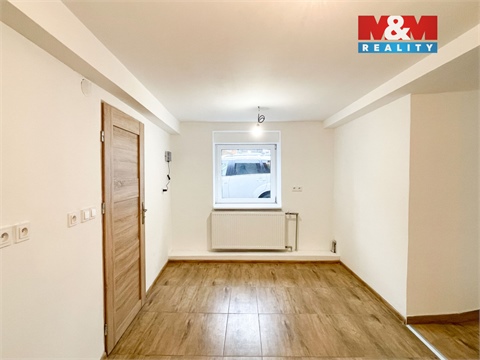 Prodej rodinného domu, 2 275 m² - 20