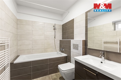 Prodej rodinného domu, 220 m² - 10