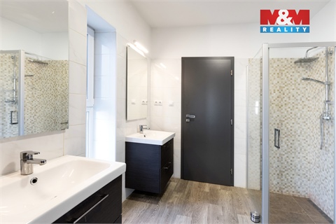 Prodej rodinného domu, 220 m² - 14