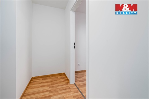 Pronájem bytu 5kk, 87 m² 24