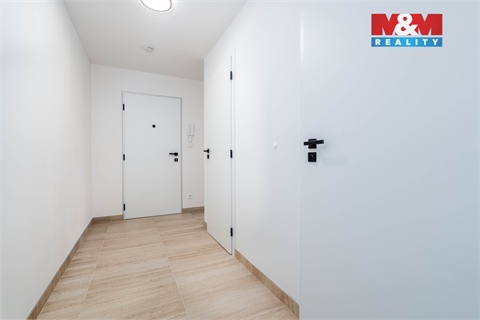 Pronájem bytu 5kk, 87 m² 22