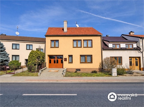 Prodej rodinného domu, 243 m² 0