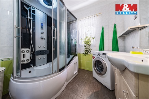 Prodej rodinného domu, 246 m² - 4