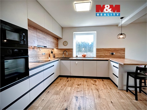 Prodej rodinného domu, 166 m² 0