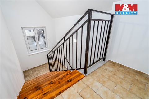 Prodej rodinného domu, 292 m² - 14