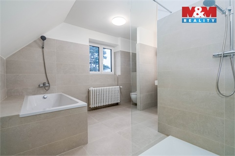 Prodej rodinného domu, 292 m² - 8