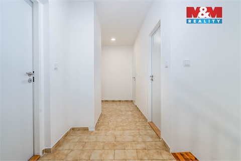 Prodej rodinného domu, 292 m² 12