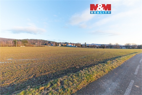 Prodej stavebního pozemku, 1 067 m² 0