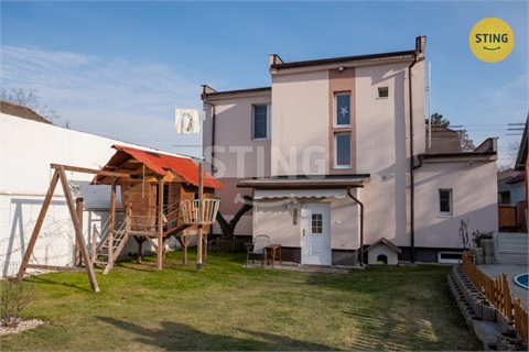 Prodej rodinného domu, 240 m² 0