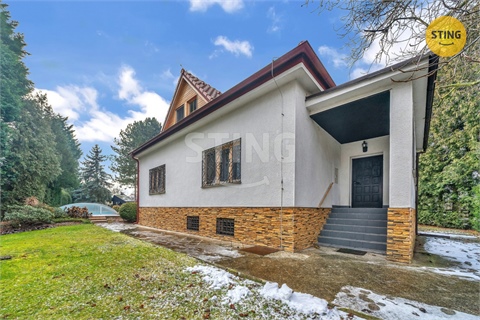 Prodej rodinného domu, 198 m² 0