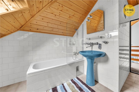 Prodej rodinného domu, 198 m² - 16