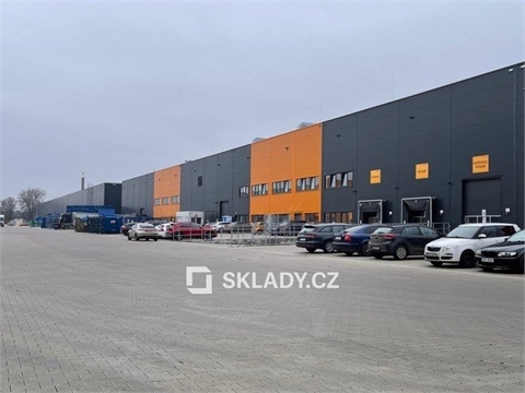 Pronájem skladu / haly, 3 900 m² 2