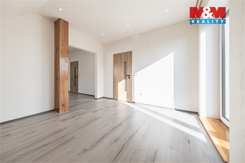 Prodej rodinného domu, 254 m² 24