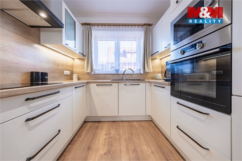 Prodej rodinného domu, 254 m² - 6