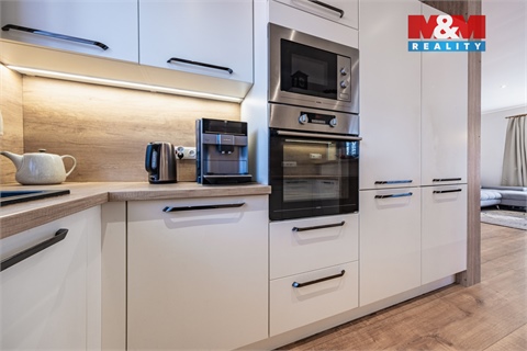 Prodej rodinného domu, 254 m² 8