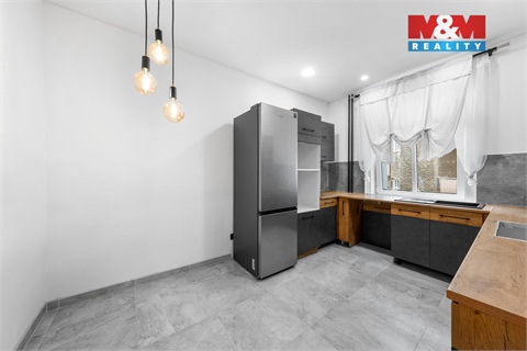 Prodej bytu 3+1, 99 m² - 2