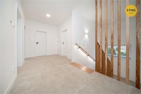 Prodej rodinného domu, 242 m² - 6