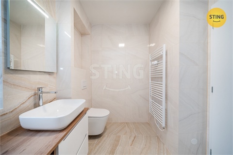 Prodej rodinného domu, 242 m² - 4