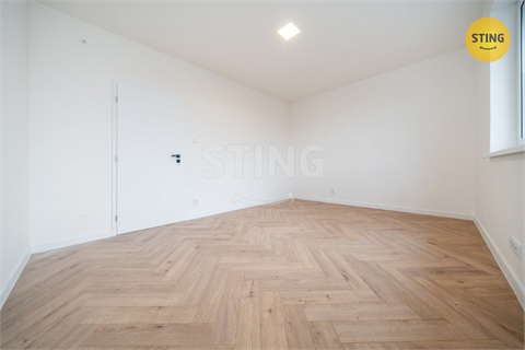 Prodej rodinného domu, 242 m² - 8