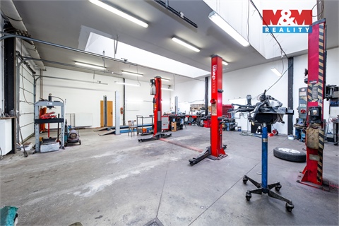 Prodej obchodních prostor, 500 m² 8