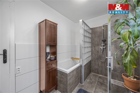 Prodej rodinného domu, 178 m² - 14