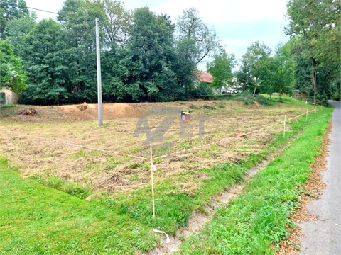 Prodej stavebního pozemku, 1 758 m² 2