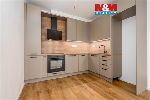 Prodej bytu 2kk, 76 m² 0
