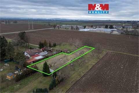 Prodej stavebního pozemku, 1 279 m² 0