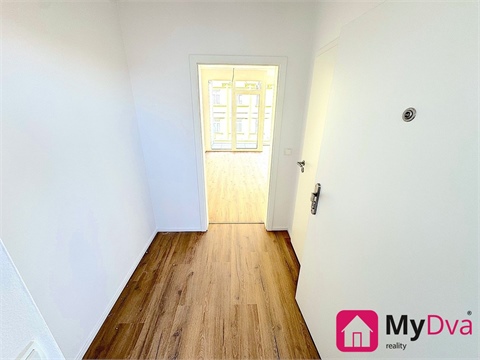 Pronájem bytu 1kk, 34 m² 8