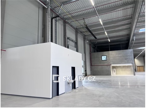 Pronájem skladu / haly, 5 000 m² 2