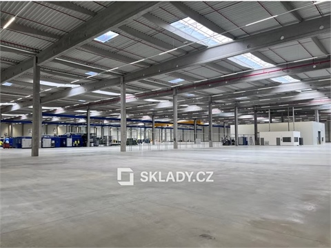 Pronájem skladu / haly, 5 000 m² 0