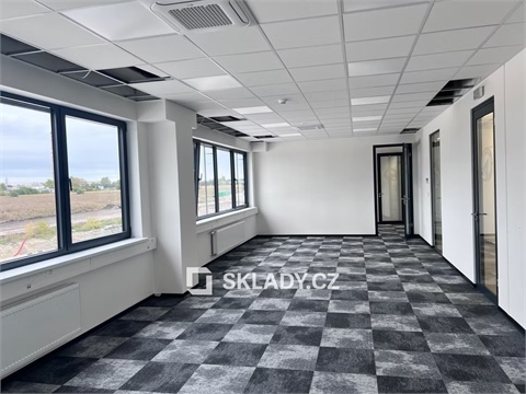 Pronájem skladu / haly, 5 000 m² - 2