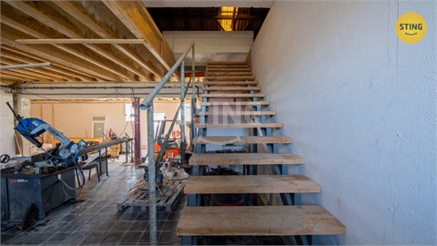 Prodej komerčního objektu, 1 100 m² 22