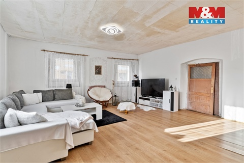 Prodej rodinného domu, 242 m² 14