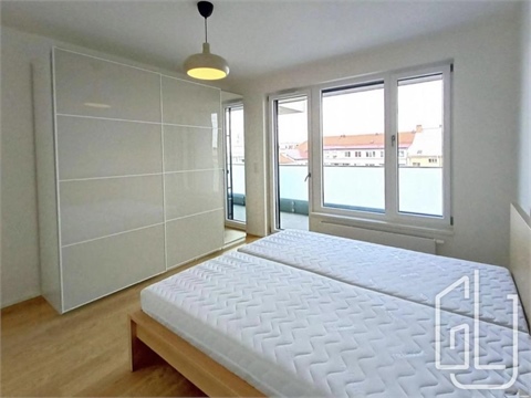 Pronájem bytu 2kk, 67 m² 4