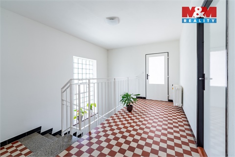 Prodej rodinného domu, 250 m² - 8