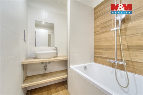 Prodej bytu 4kk, 74 m² - 0