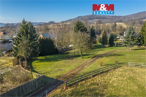 Prodej stavebního pozemku, 1 698 m² 0