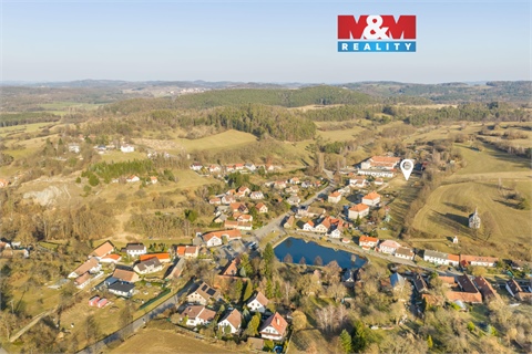 Prodej stavebního pozemku, 2 437 m² 0