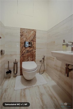 Prodej rodinného domu, 220 m² 10