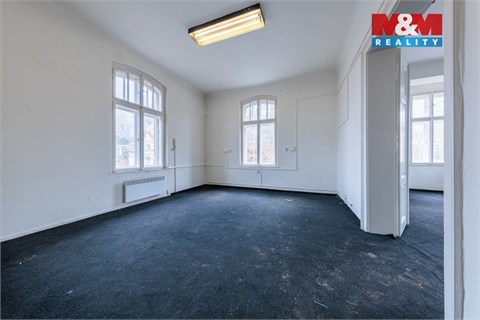 Prodej komerčního objektu, 710 m² 12