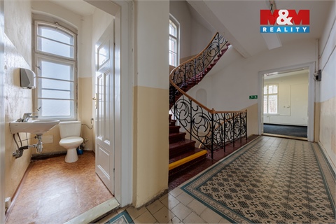 Prodej komerčního objektu, 710 m² 20