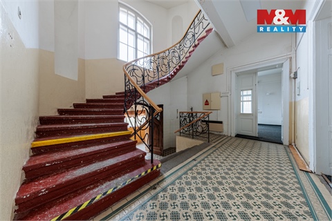 Prodej komerčního objektu, 710 m² 8