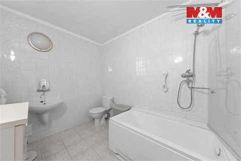 Prodej komerčního objektu, 741 m² 26